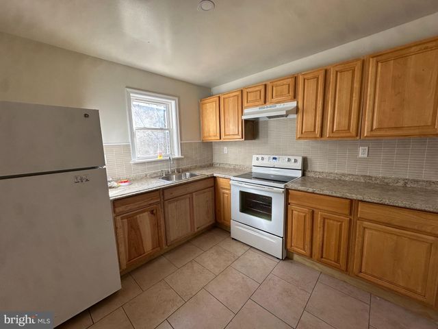 $1,250 | 528 West Cambria Street | Fairhill