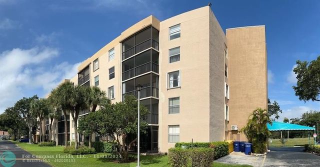 $348,000 | 5260 Northwest 2nd Avenue, Unit 402 | Boca Teeca