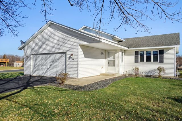 $349,900 | 801 Heritage Trail | Belle Plaine