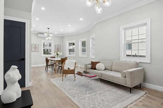 $2,100,000 | 318 East 16th Street | Beverley Square West