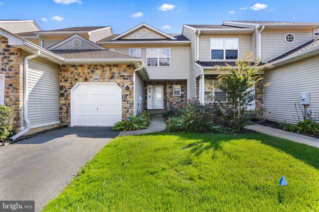 $574,992 | 206 Falcongate Drive | Sand Hills