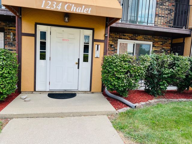 $239,000 | 1234 Chalet Road, Unit 102 | Naperville