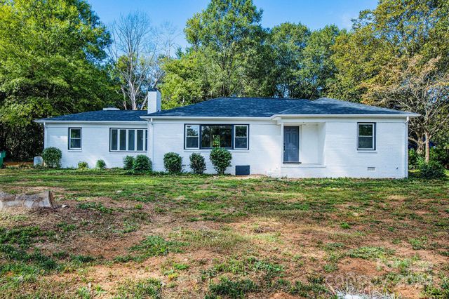 $345,000 | 5019 Sylvan Drive | Rockwell Park-Hemphill Heights