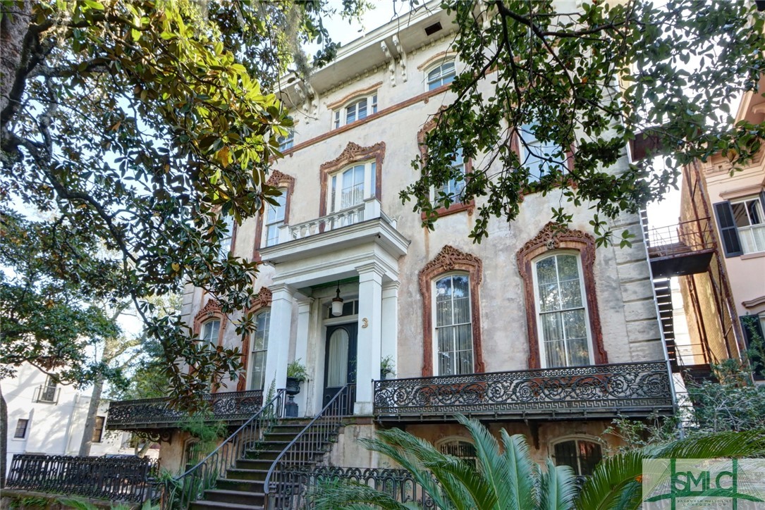 The most photographed facade in Savannah's Landmar