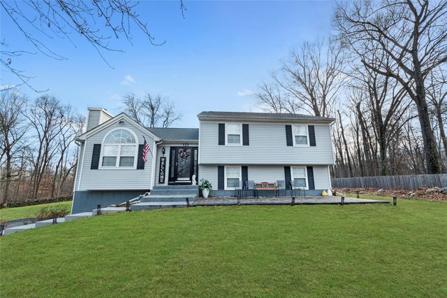 $550,000 | 122 Foxwood Drive South | Gardnertown