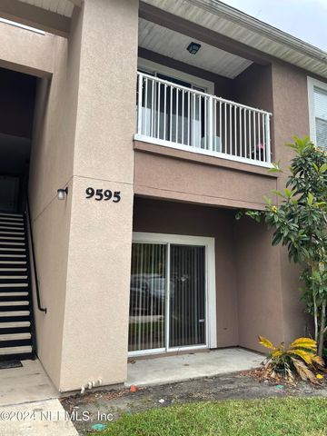 $1,350 | 9595 Amarante Circle, Unit 3 | Sunbeam