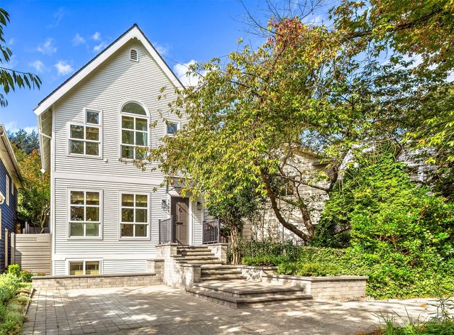 $1,425,000 | 1525 McGilvra Boulevard East | Madison Park