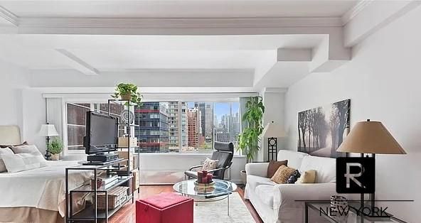 $3,200 | 240 East 55th Street, Unit 11A | Midtown East