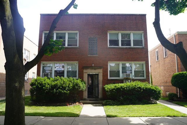 $195,000 | 2645 West Gregory Street, Unit 2W | Budlong Woods