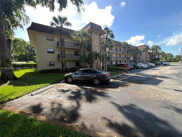 $195,000 | 6085 North Sabal Palm Boulevard, Unit 201 | Tamarac