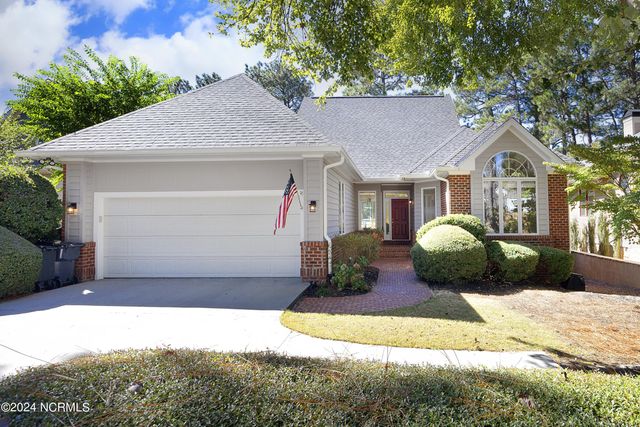 $649,900 | 27 Lochwinnock Lane | Southern Pines