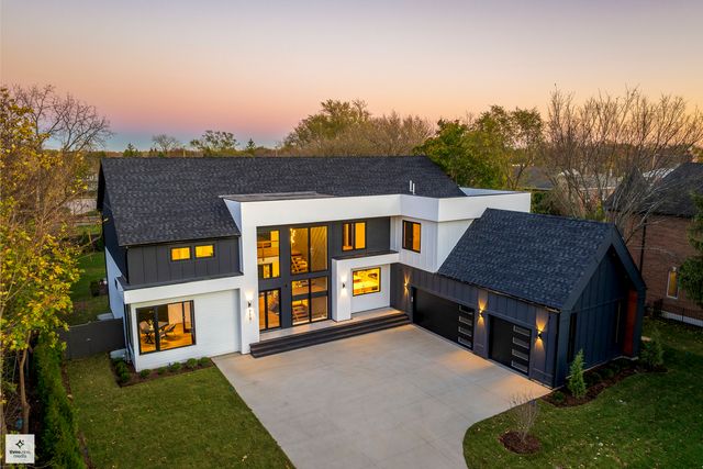 $2,899,000 | 715 Alice Drive | Northbrook