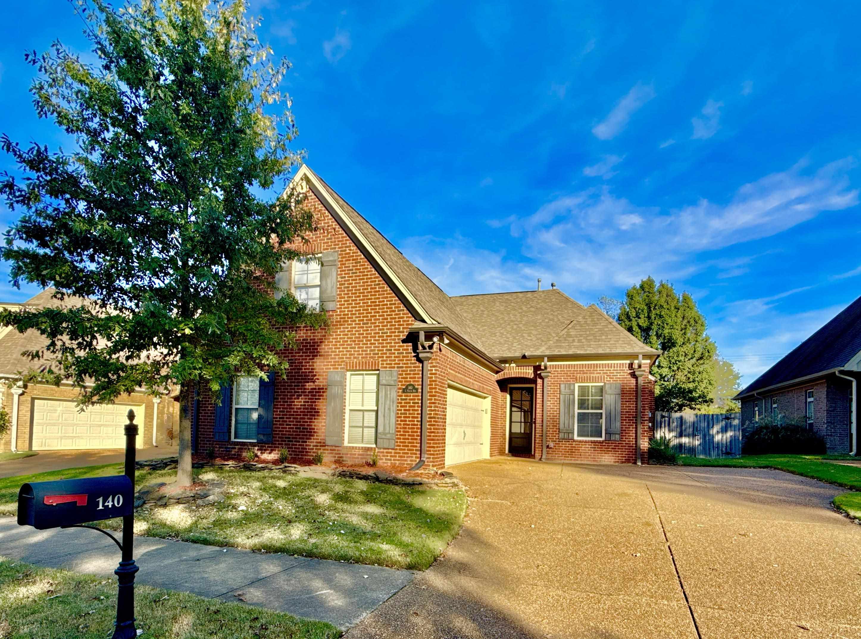 View of front property featuring a garage