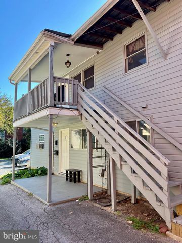 $1,400 | 3 360-apt Patrick Street, Unit 3W | Frederick