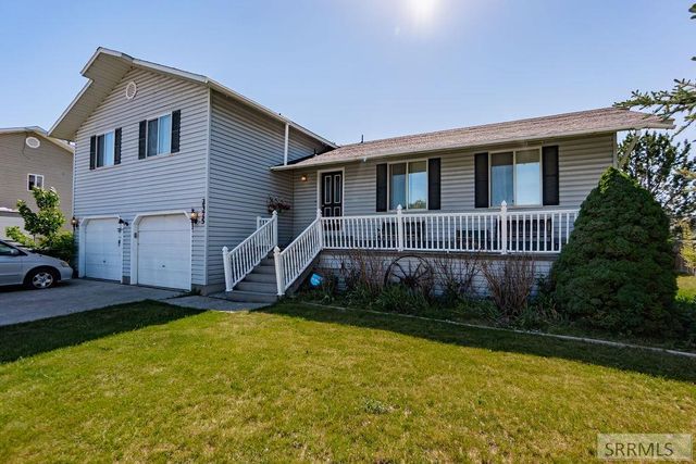 $399,900 | 2375 Clover Lane | Blackfoot