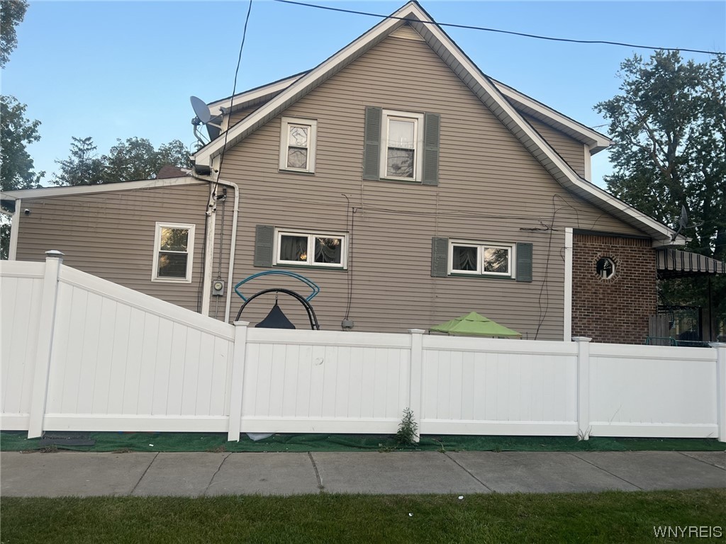 2202 Weston Avenue, Niagara Falls, NY 14305 - MLS# B1499507