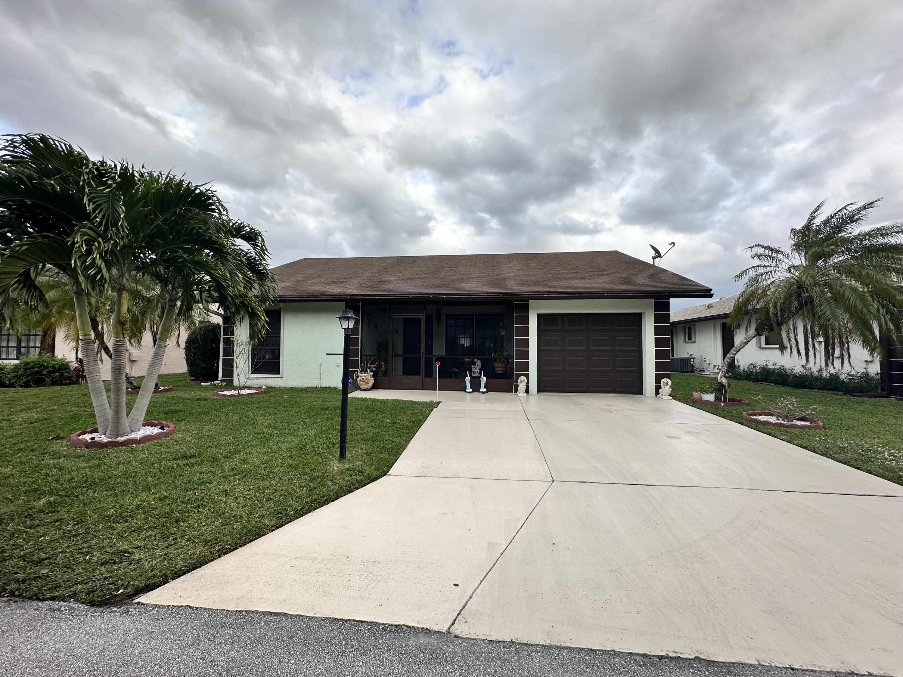 front view of house with a yard