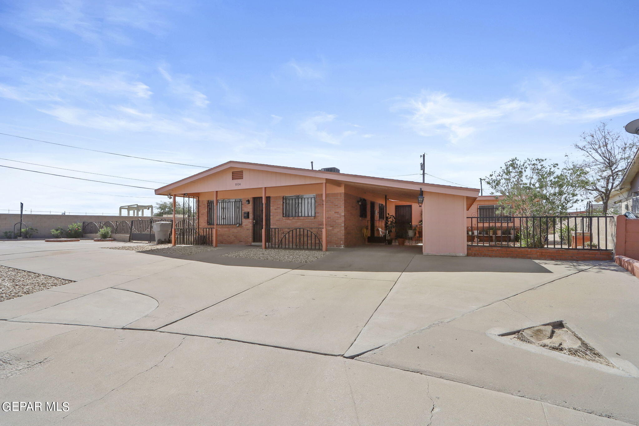 a front view of house with yard