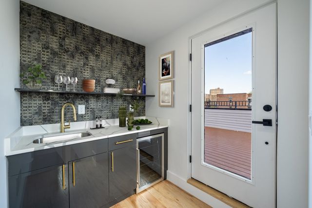 $1,250,000 | 22 Beacon Avenue, Unit 2 | The Heights