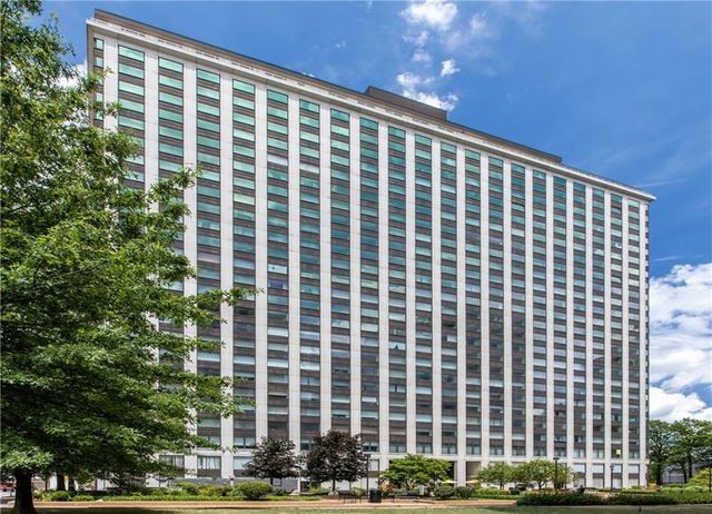 $285,000 | 320 Fort Duquesne Boulevard, Unit 15H | Gateway Towers