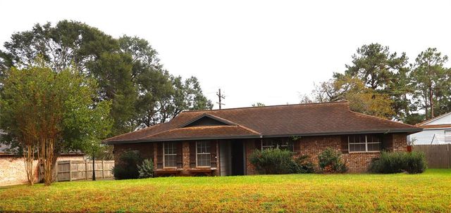 $299,000 | 905 Windswept Drive | Conroe