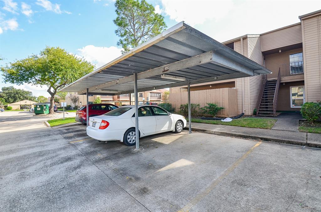 a view of a car in front of house