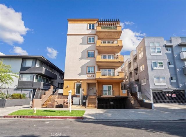 $2,650 | 5633 Carlton Way, Unit 203 | Hollywood