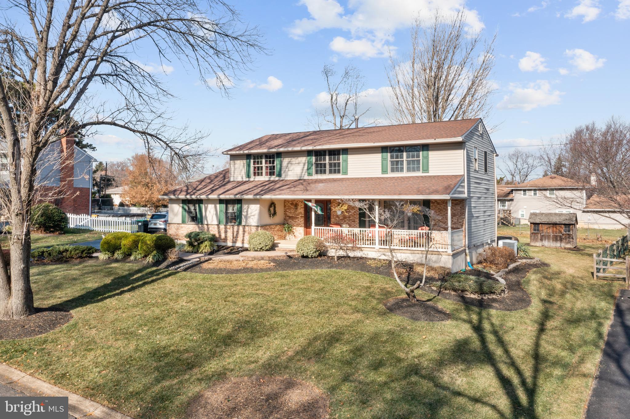 a view of a yard in front of house