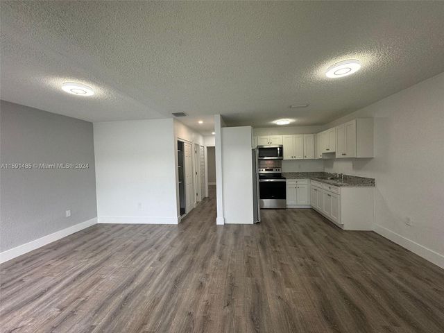 $1,995 | 6036 Southwest 25th Street, Unit 6 | Miramar Isles