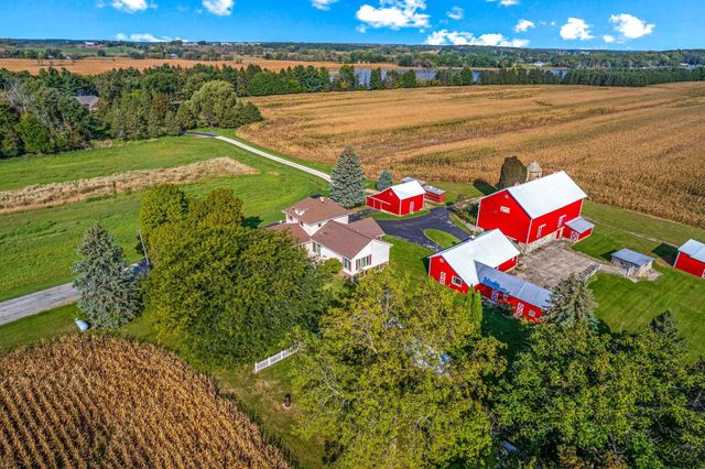 $1,649,900 | N4554 Lakeview Road | Hustisford Town