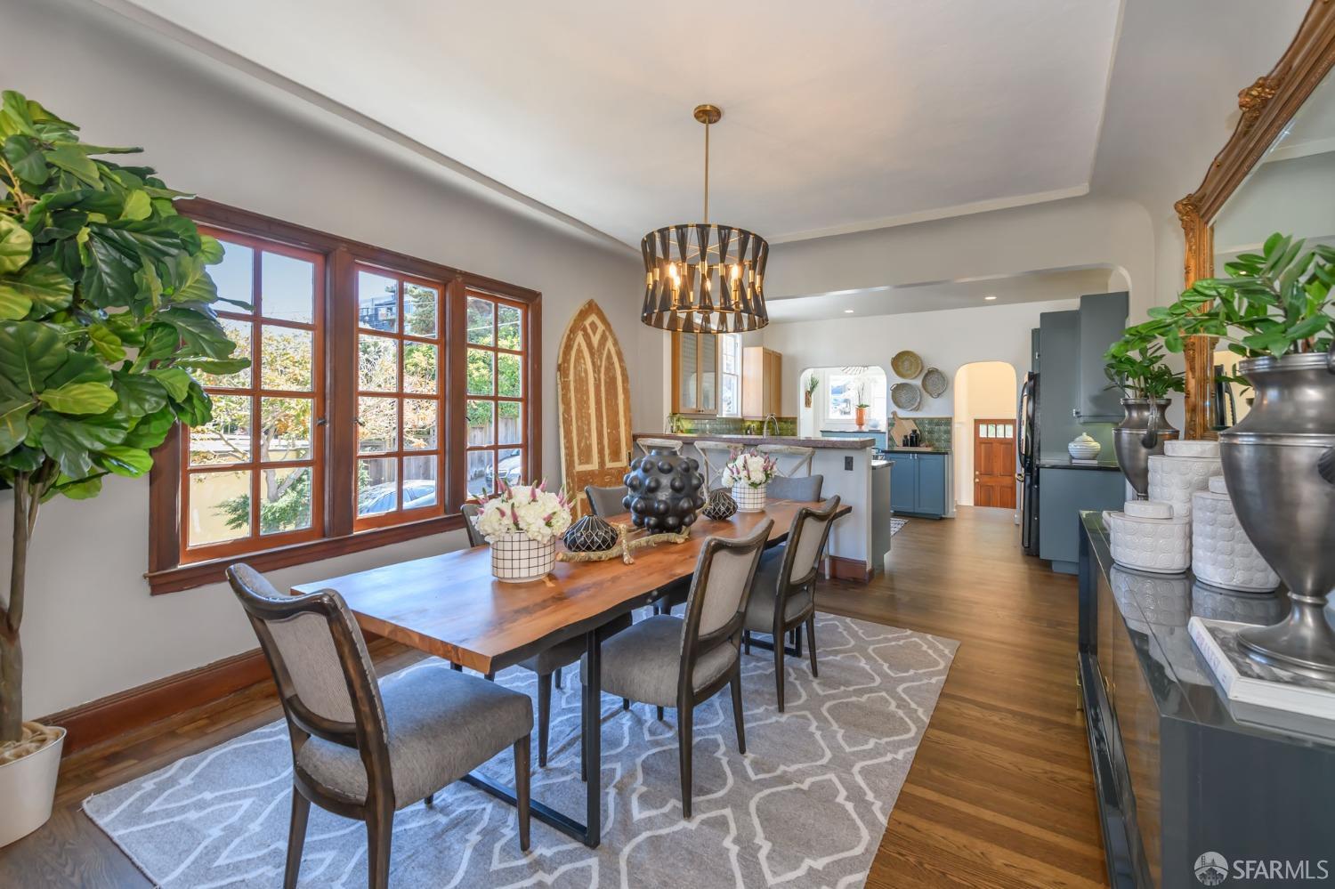 Incredible light-filled dining room at 171 Caselli