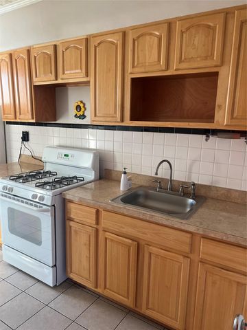 $2,500 | 72-18 Indiana Avenue, Unit 2 | Glendale