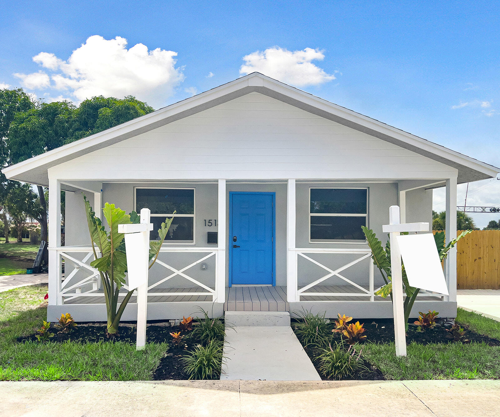 a view front of house with entertaining space