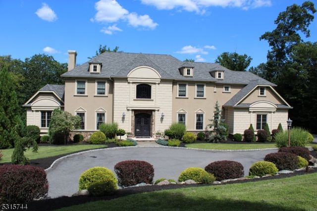 $1,795,000 | 8 Pineview Lane | Boonton Township - Morris County