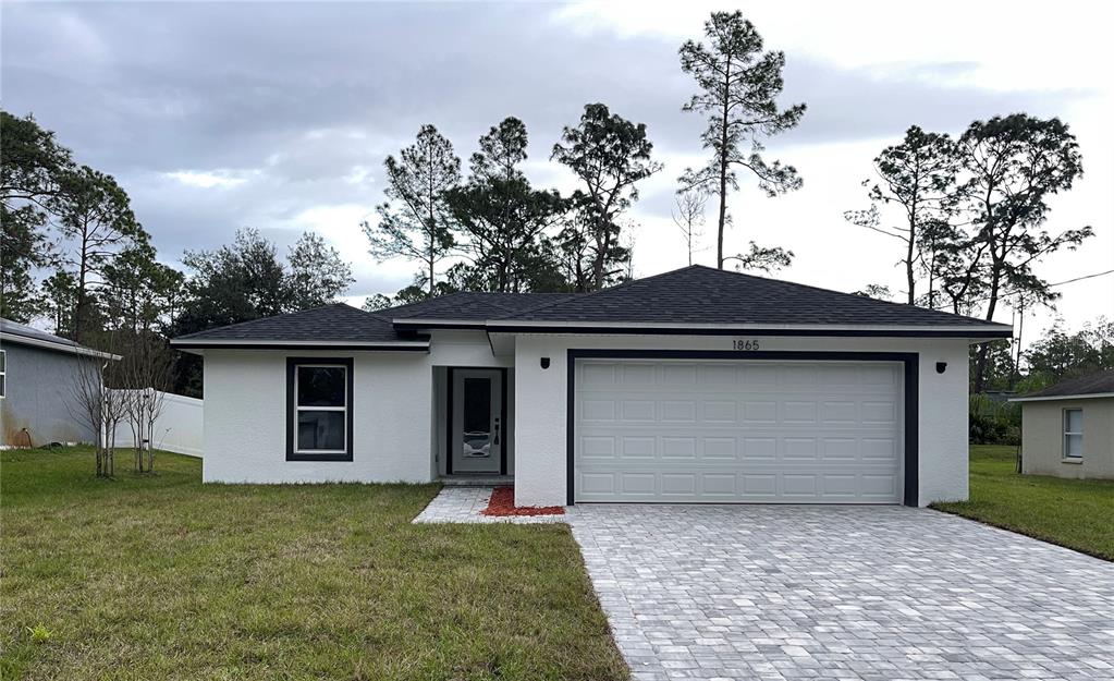 a front view of house with yard