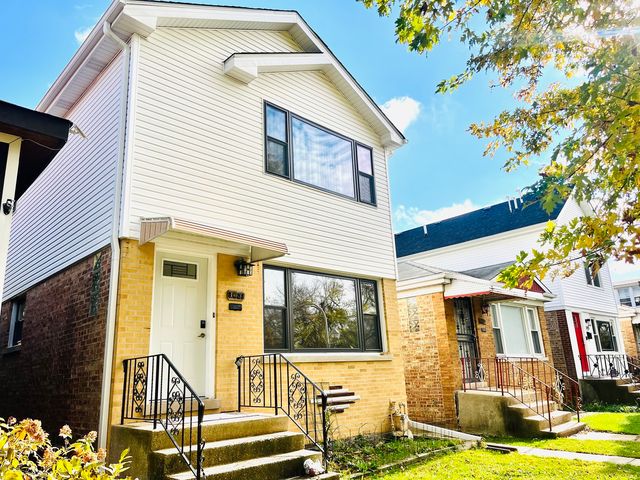 $699,900 | 3431 North Kostner Avenue | Irving Park