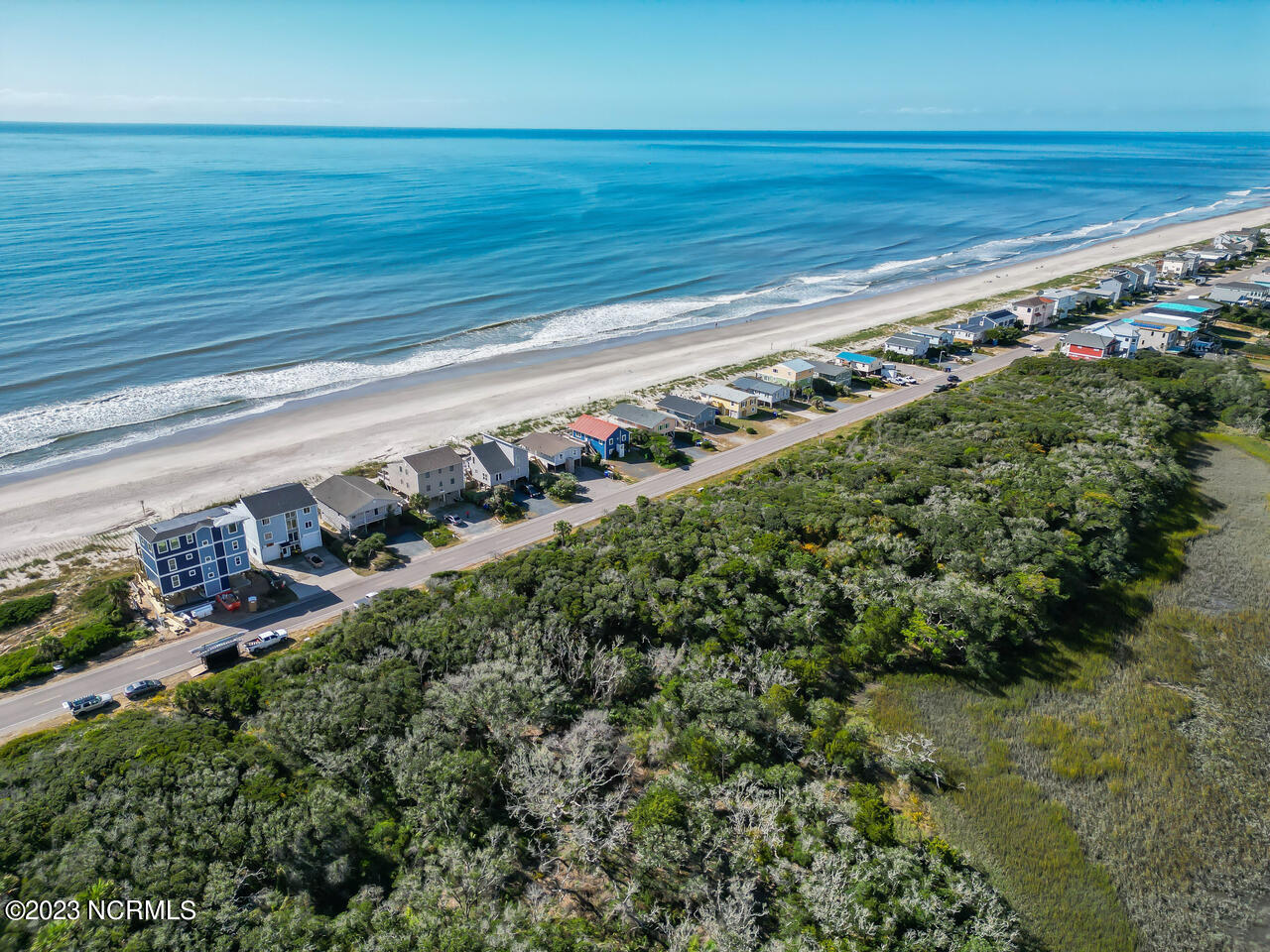 4511 W Beach Dr Oak Island NC 28465 USA-