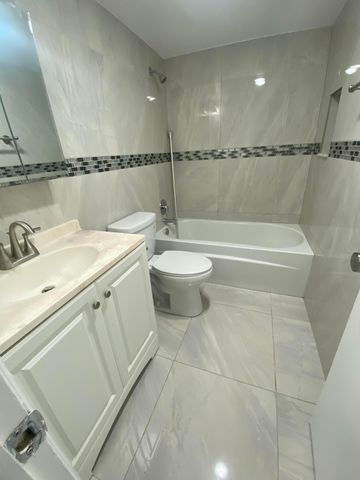 $1,300 | 7 Kingswood East | Century Village