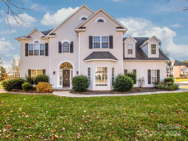 $629,500 | 102 Elmhurst Lane | Mooresville