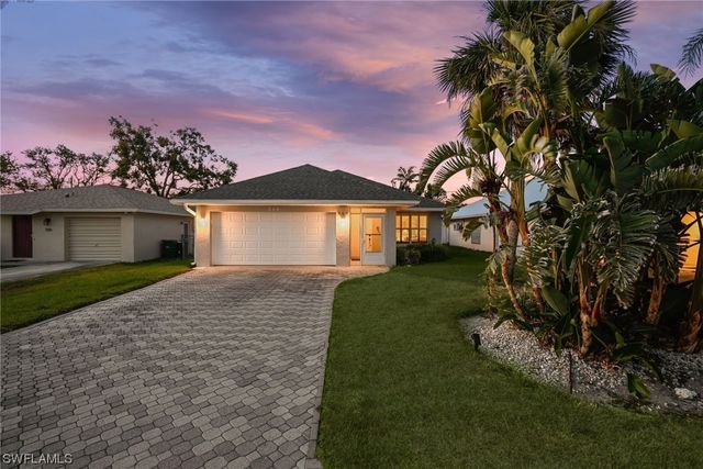 $999,000 | 559 107th Avenue North | Naples Park