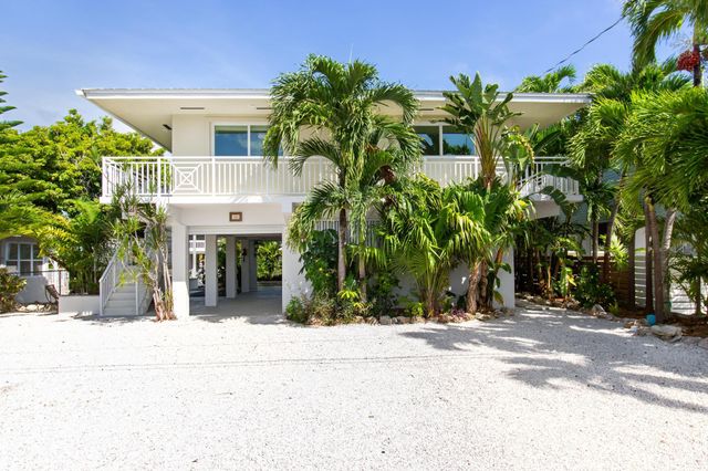 $1,495,000 | 365 Pirates Road | Jolly Roger Estates