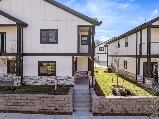 $385,000 | 9913 West 88th Street | Shawnee Mission