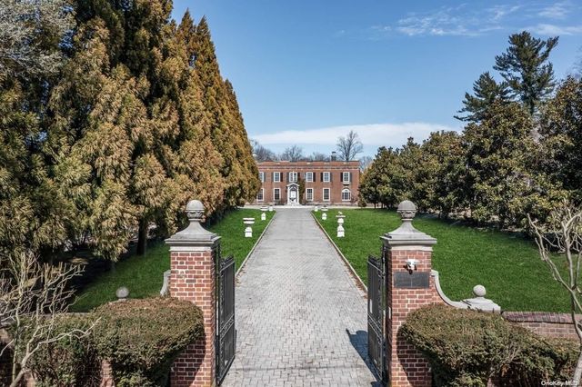 $3,750,000 | 155 Middle Neck Road | Sands Point Village