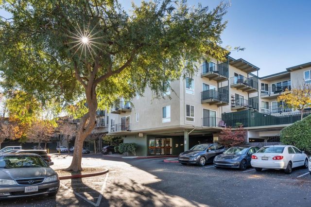 $550,000 | 845 North Humboldt Street, Unit 403 | Bowie Estate