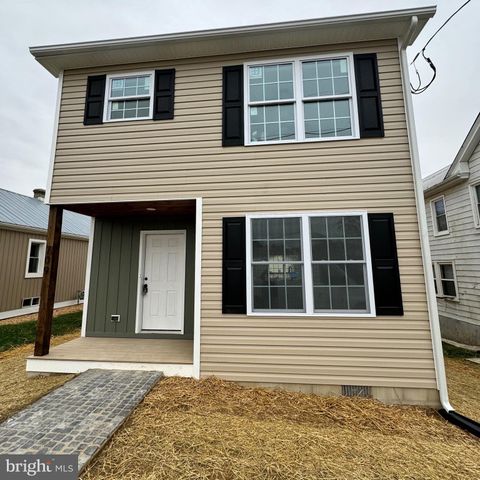 $279,000 | 709 Albert Street | Martinsburg