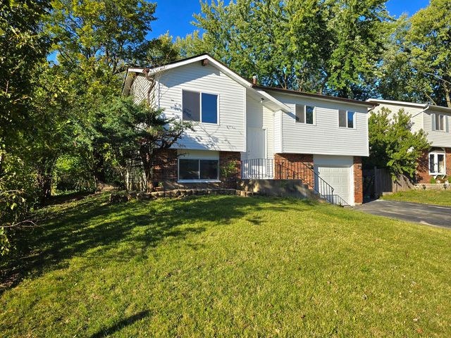 $345,000 | 228 Riverside Drive | Bolingbrook