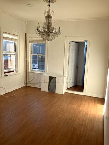 $3,200 | 23-54 32nd Street, Unit 2R | Astoria