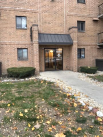 $152,500 | 6030 Lake Bluff Drive, Unit 102 | Tinley Park