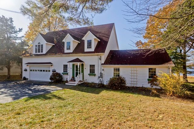 $1,299,000 | 62 Riverside Drive | Assonet Neck