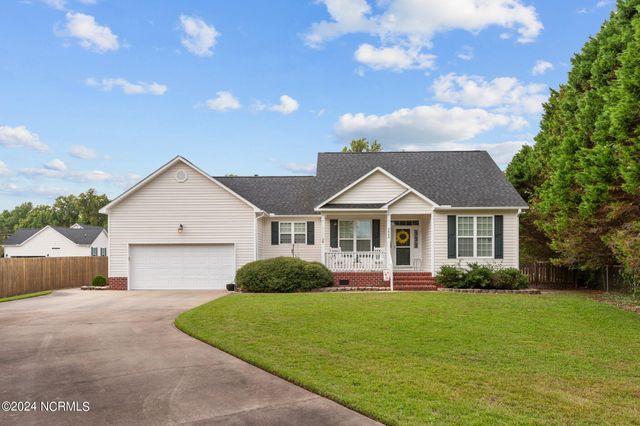 $269,900 | 2802 Elizabeth Edwards Court | Grimesland Township - Pitt County